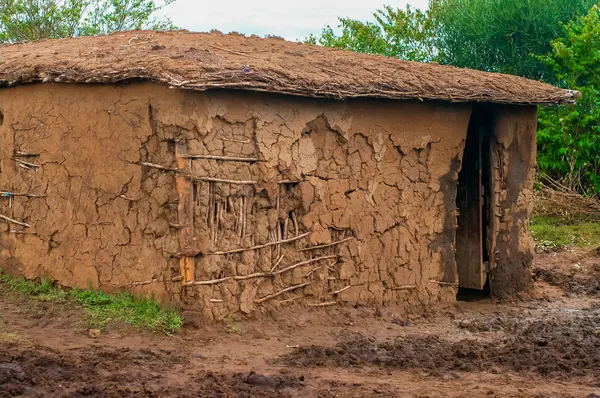 Geleneksel Masai çamur kulübe, kenya — Stok fotoğraf