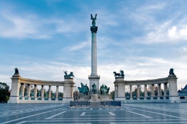 Budapeşte Kahramanlar Meydanı