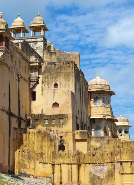 Amber Fort cerca de la ciudad de Jaipur en Rajastán, India — Foto de Stock