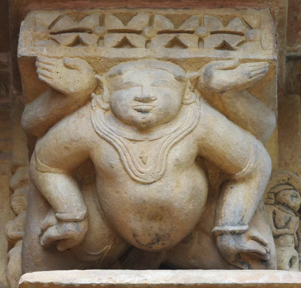 Stein geschnitztes Relief im hinduistischen Tempel in Khajuraho, Indien. UNESCO — Stockfoto