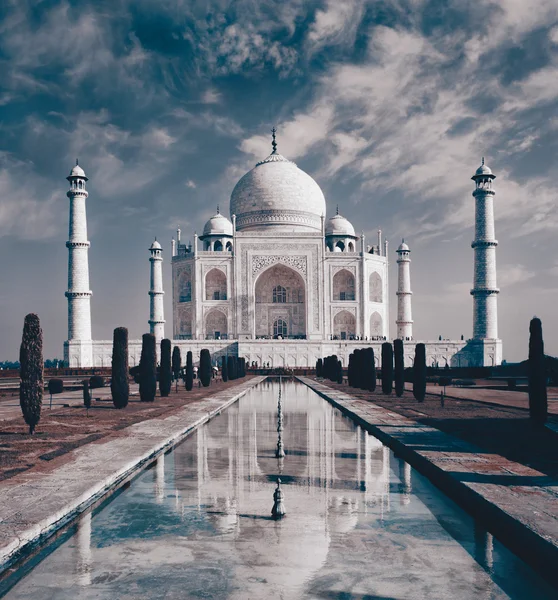 Taj mahal in agra, uttar pradesh, índia — Fotografia de Stock