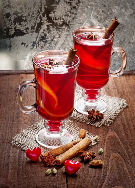 Deux verres de vin chaud — Photo