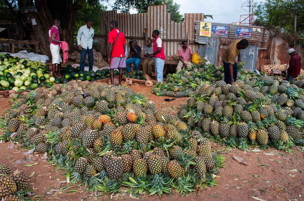 People sell vegetable at the market