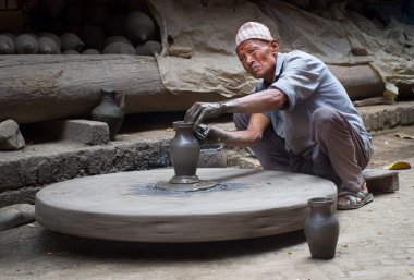 Nepal potter seramik kurs çalışma