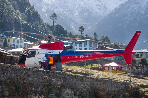 ネパール lukla にテンジン ・ ヒラリー空港. — ストック写真
