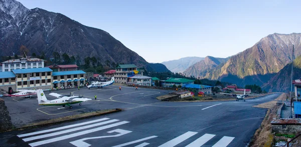 Tenzing-Hillary Airport — Stock Photo, Image