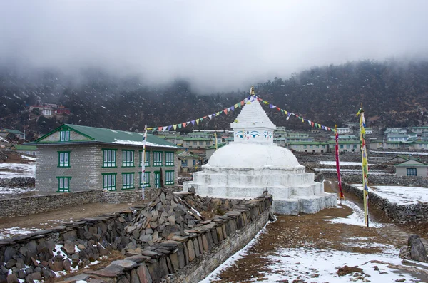 Estupa budista em Khunde, região do Everest, Nepal — Fotografia de Stock