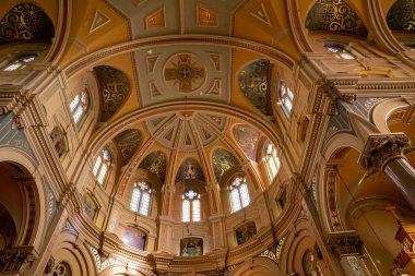 Detroit, Michigan, ABD - 23 Kasım 2018: Greektown Tarihi Bölgesi, Detroit, ABD 'deki Saint Mary Katolik Kilisesi