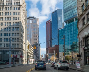 Pittsburgh, Pennsylvania, ABD - 25 Kasım 2018 Pittsburgh şehir merkezinde sokak.