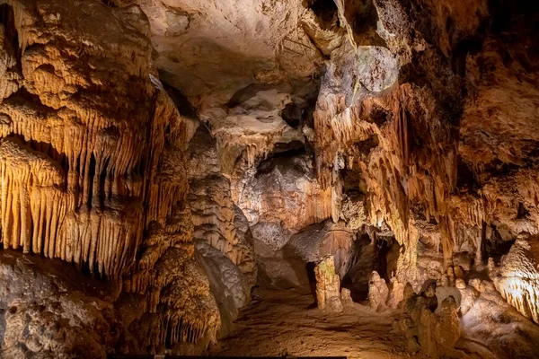 버지니아주 루레이 동굴에 종유석과 — 스톡 사진