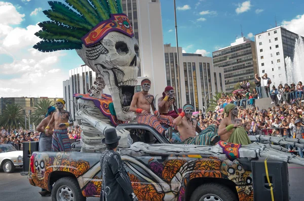 2016年10月29日 メキシコ市でのパレードの日 死者の日はメキシコで最も人気のある休日の一つです — ストック写真