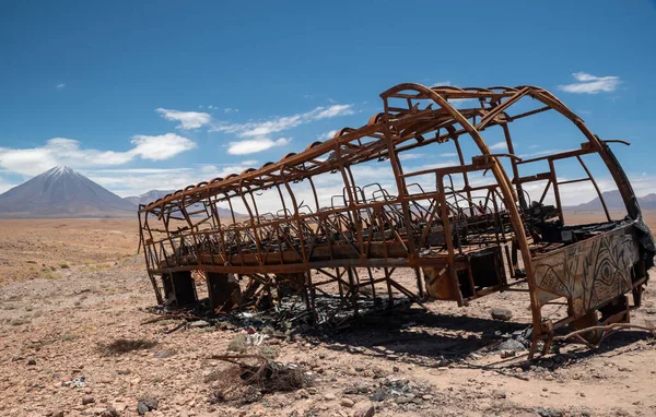 Régi Rozsdás Busz Atacama Sivatagban Chilében — Stock Fotó