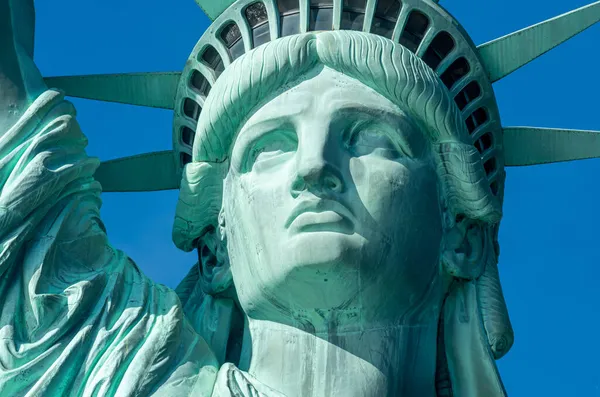 Estatua Libertad Contra Cielo Azul Nueva York Los Estados Unidos — Foto de Stock