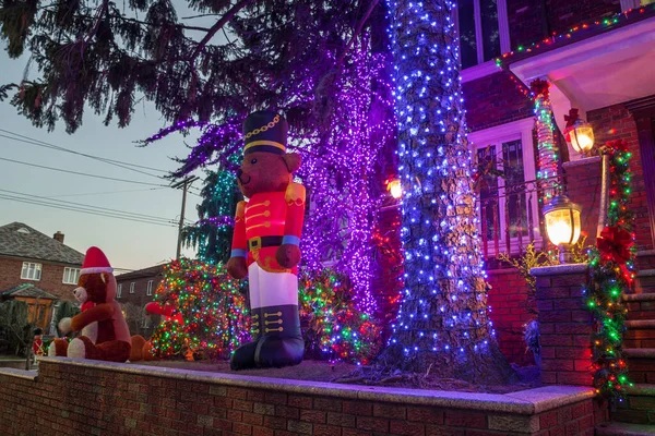 New York Usa December 2018 Christmas Decorations Houses Neighborhood Dyker — Stock Photo, Image