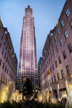 New York City, New York, ABD - 27 Kasım 2019: Rockefeller Center, New York, ABD 'de Noel Ağacı