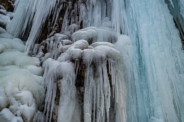Zmrzlé Awosting Falls Masivní Rampouchy Visí Útesů Minnewaska State Park — Stock fotografie