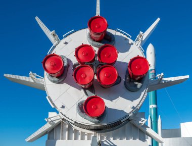 Cape Canaveral, Florida, ABD - Aralık 2021: Kennedy Uzay Merkezi Ziyaretçi Kompleksi, Cape Canaveral, Florida. ABD