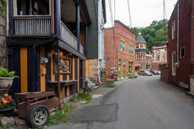 Jim Thorpe, PA, ABD - 18 Ağustos 2019: Pennsylvania eyaletindeki Carbon County 'nin tarihi caddeleri. Birleşik Devletler