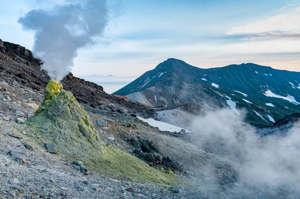 Paisagem Montanhosa Ilha Paramushir Vulcão Karpinsky Ilhas Kuril Rússia — Fotografia de Stock