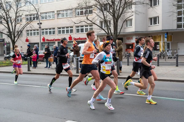 Berlin April 2022 Halbmarathon Berlin Sportler Laufen Auf Der Otto — Stockfoto