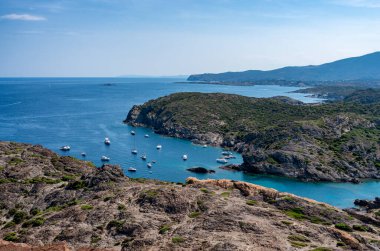 Costa Brava 'nın kuzey Costa Brava, Katalonya, İspanya' da bulunan doğal parkı Cap de Creus 'taki sahil şeridi..