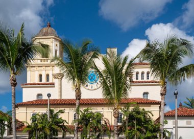 Batı Palm Beach, FL - 19 Aralık 2021. Harriet Himmel Tiyatrosu - Batı Palm Beach, FL, ABD 'deki The Square' de Tarihi Bir Alan