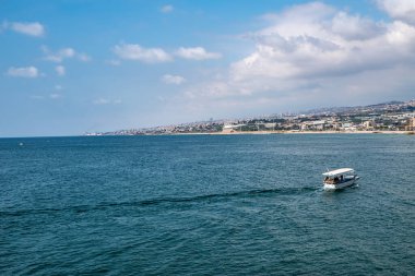 Sidon, Lübnan - 23 Haziran 2021: Lübnan 'daki Sidon kentinin kıyı şeridi.