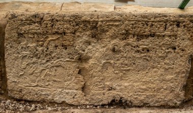 Yaxchilan - Meksika 'nın Chiapas eyaletindeki Olağan macinta nehrinin kıyısında bulunan antik bir Maya şehri..