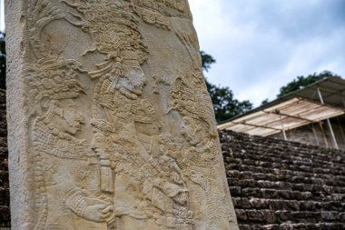 Bonampak, Chiapas, Meksika 'daki Klasik Maya döneminden kalma tapınak kalıntıları.