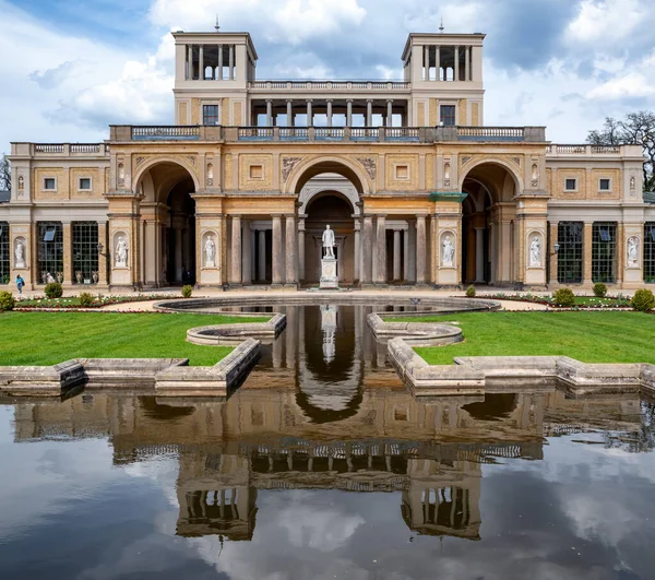 公园Sanssouci Potsdam的Orangery宫 — 图库照片