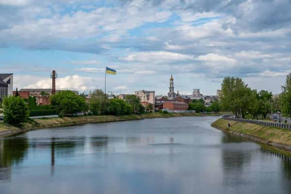 2022年5月 乌克兰哈尔科夫 市中心Lopan河的哈尔科夫堤岸 — 图库照片
