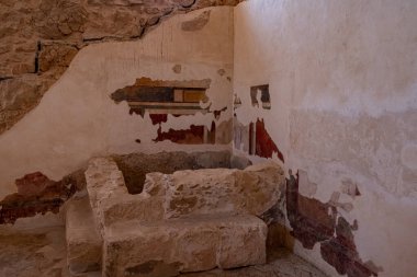 İsrail 'deki antik Masada tahkimatı. İsrail 'in Ölü Deniz Bölgesindeki Masada Milli Parkı.