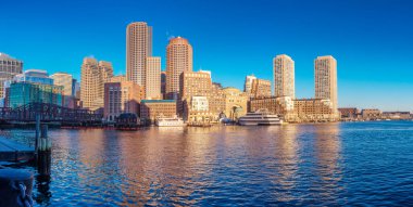 Görünümü, gündoğumu, Massachusetts, ABD Boston limanında ve finans bölgesi