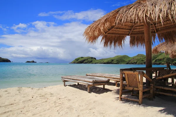 Padiglione riposo spiaggia nelle isole, Indonesia — Foto Stock