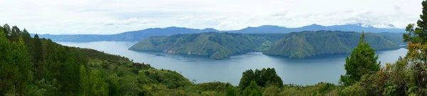 Panorama jezera toba — Stock fotografie