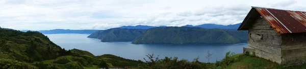 Panorama jezera toba — Stock fotografie