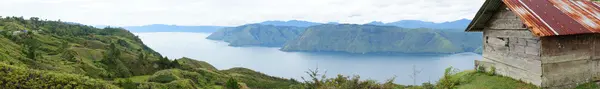 Panorama jeziora toba — Zdjęcie stockowe