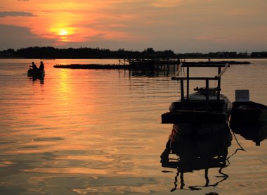 Kumsalda gün batımı