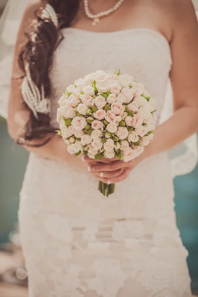 Menyasszonyi csokor virágból — Stock Fotó