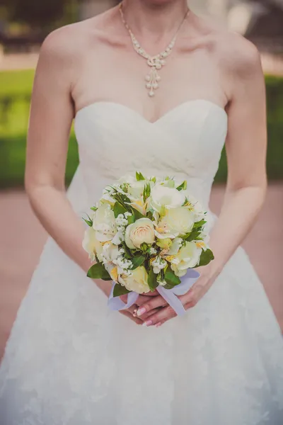 Brautstrauß aus Blumen — Stockfoto