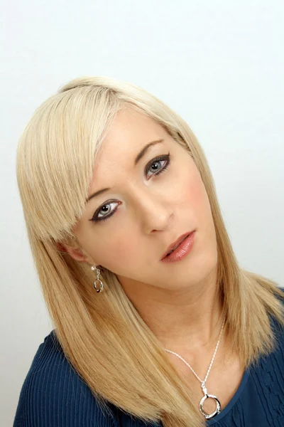 Belle jeune blonde Headshot — Photo