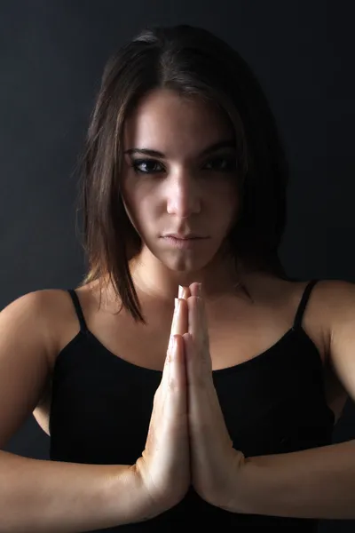 Mujer joven meditando o rezando (3 ) — Foto de Stock