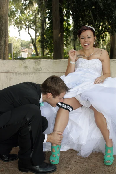 Bride and Groom Outdoors (8) — Stock Photo, Image