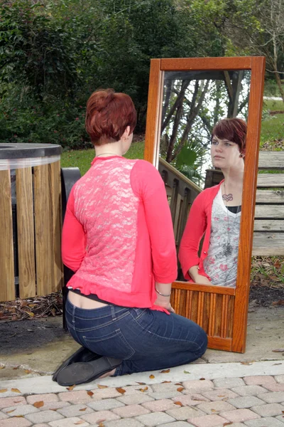 Cute Redhead Outdoors with a Mirror — Stock Photo, Image