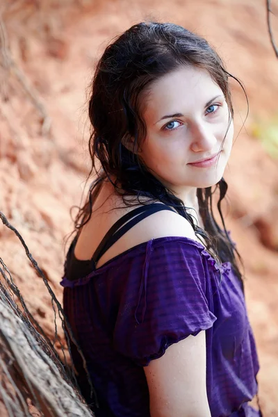 Portrait of the beautiful girl outdoors. — Stock Photo, Image