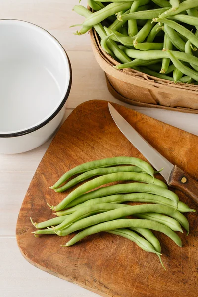 Příprava domácí čerstvé zelené fazolky - pohled shora Stock Snímky