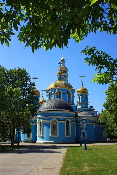 Orthodoxe kerk van de geboorte van de Heilige Maagd Maria in ufa — Stockfoto