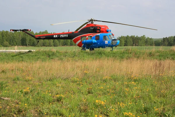 Medycyna ratunkowa śmigłowcem w heliport — Zdjęcie stockowe