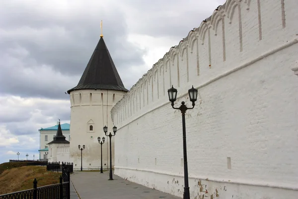 Башни и стены Тобольского Кремля — стоковое фото
