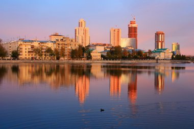 Yekaterinburg iset Nehri üzerinde inşa